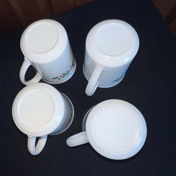 Set of 4 Vintage Corelle Corningware Holly Days Christmas Coffee Cups Mugs - Picture 7 of 8